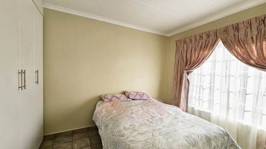 2 Bedroom Property for Sale in Vaalpark Free State